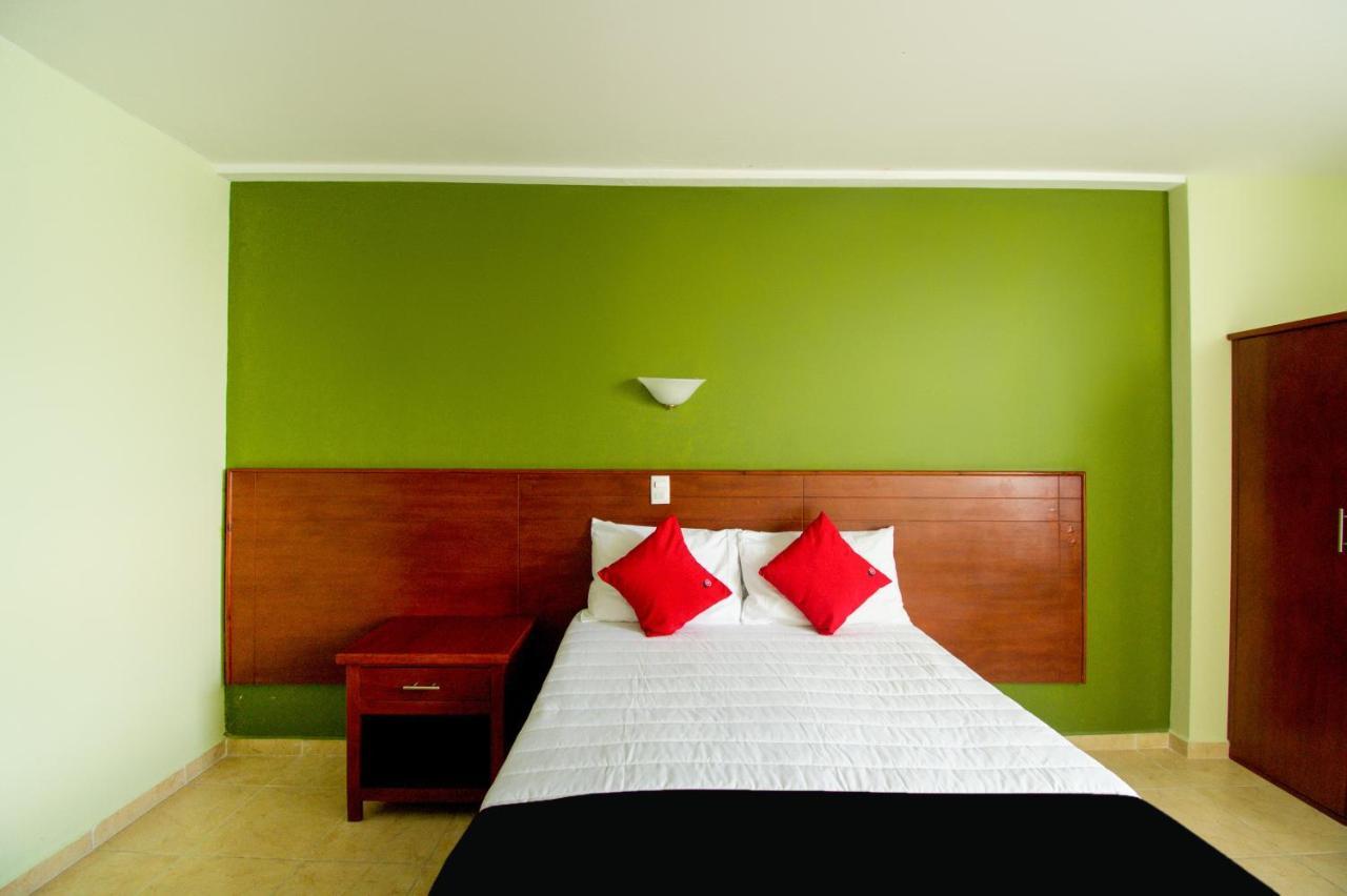 צ'ולולה Hotel San Pablo מראה חיצוני תמונה