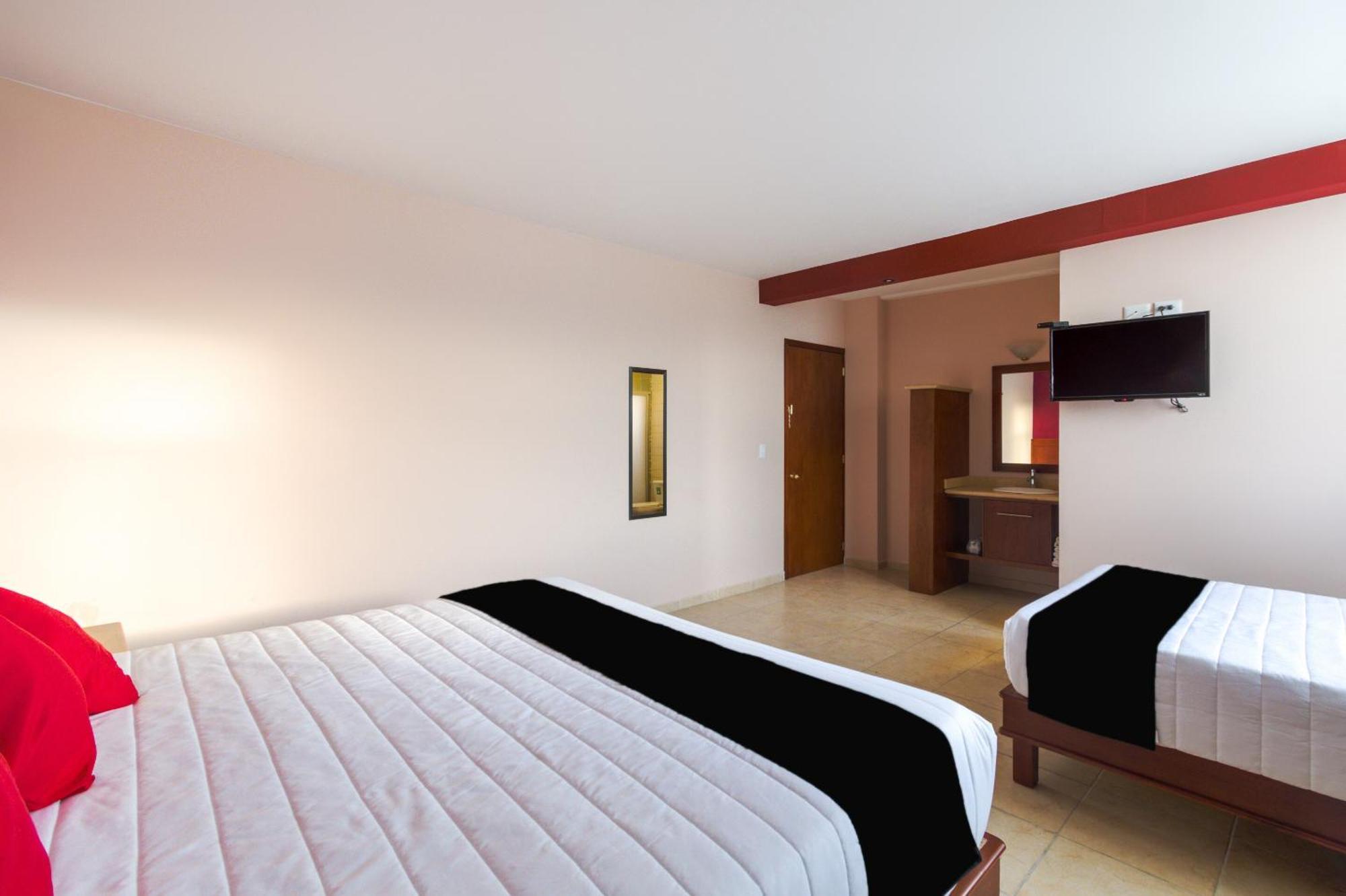 צ'ולולה Hotel San Pablo מראה חיצוני תמונה