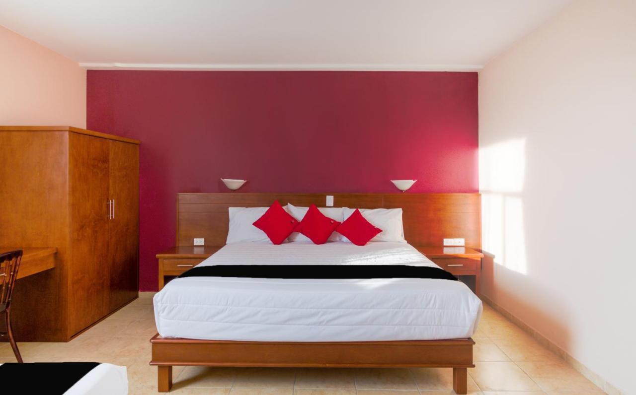 צ'ולולה Hotel San Pablo מראה חיצוני תמונה